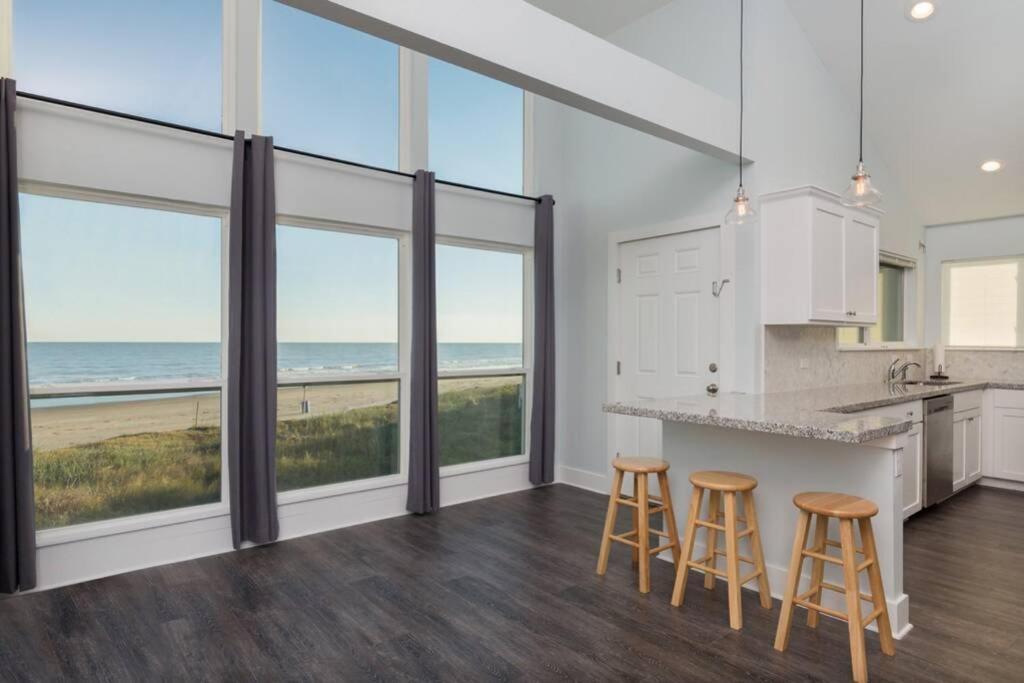 Beach Front On West Beach Galveston Exterior photo