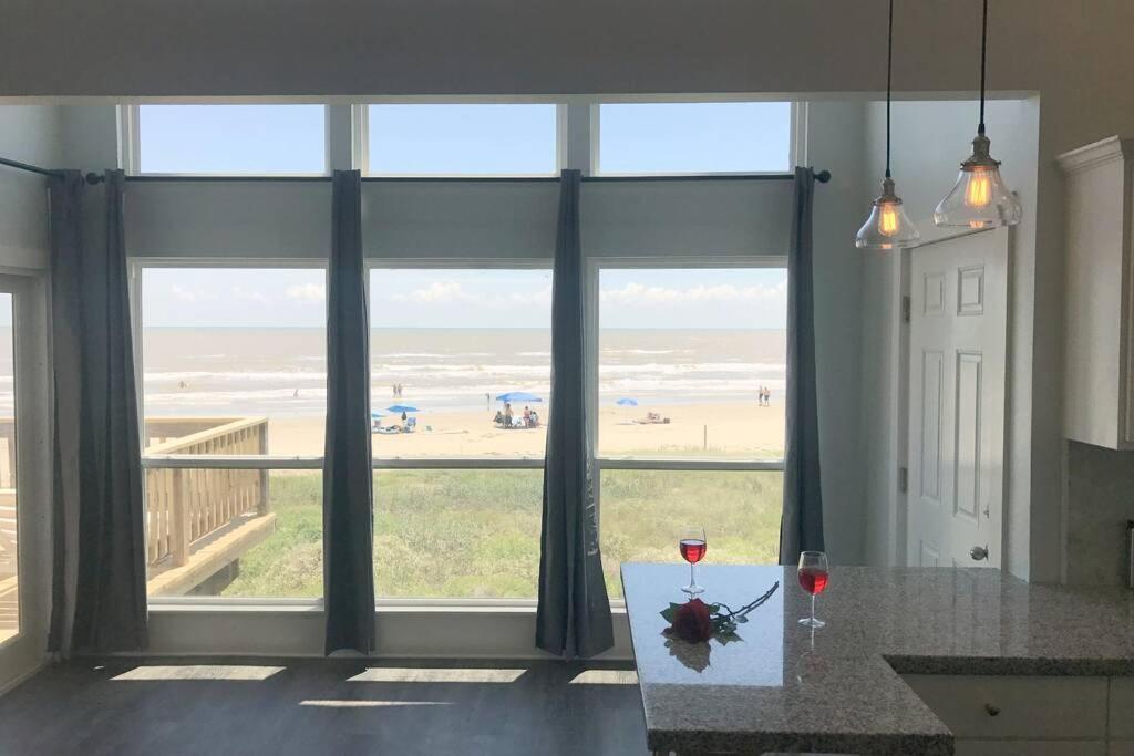 Beach Front On West Beach Galveston Exterior photo